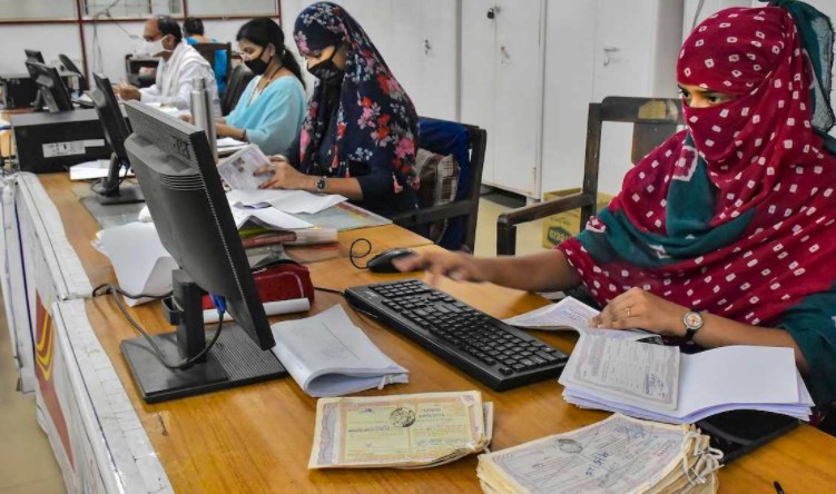 I-T dept offices to open on all Saturdays in March after FM's rap